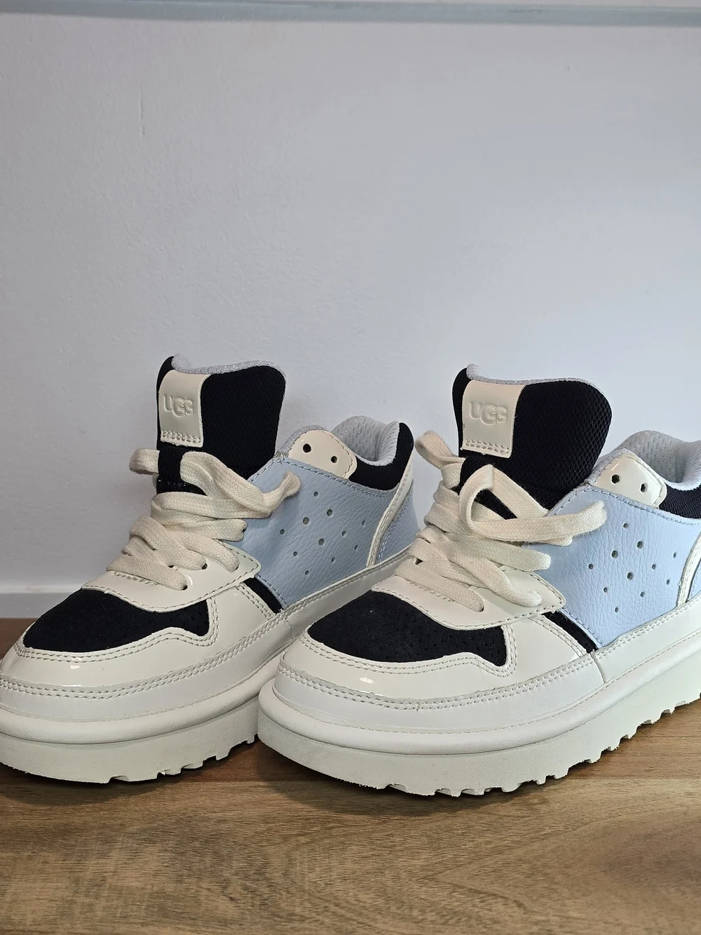 Women's Casual Lace-Up Sneakers in Black and Light Blue NWOT